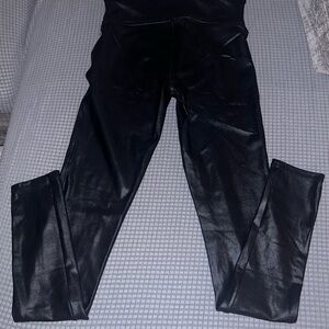 SPANX Shiny Black Legging’s Size Small